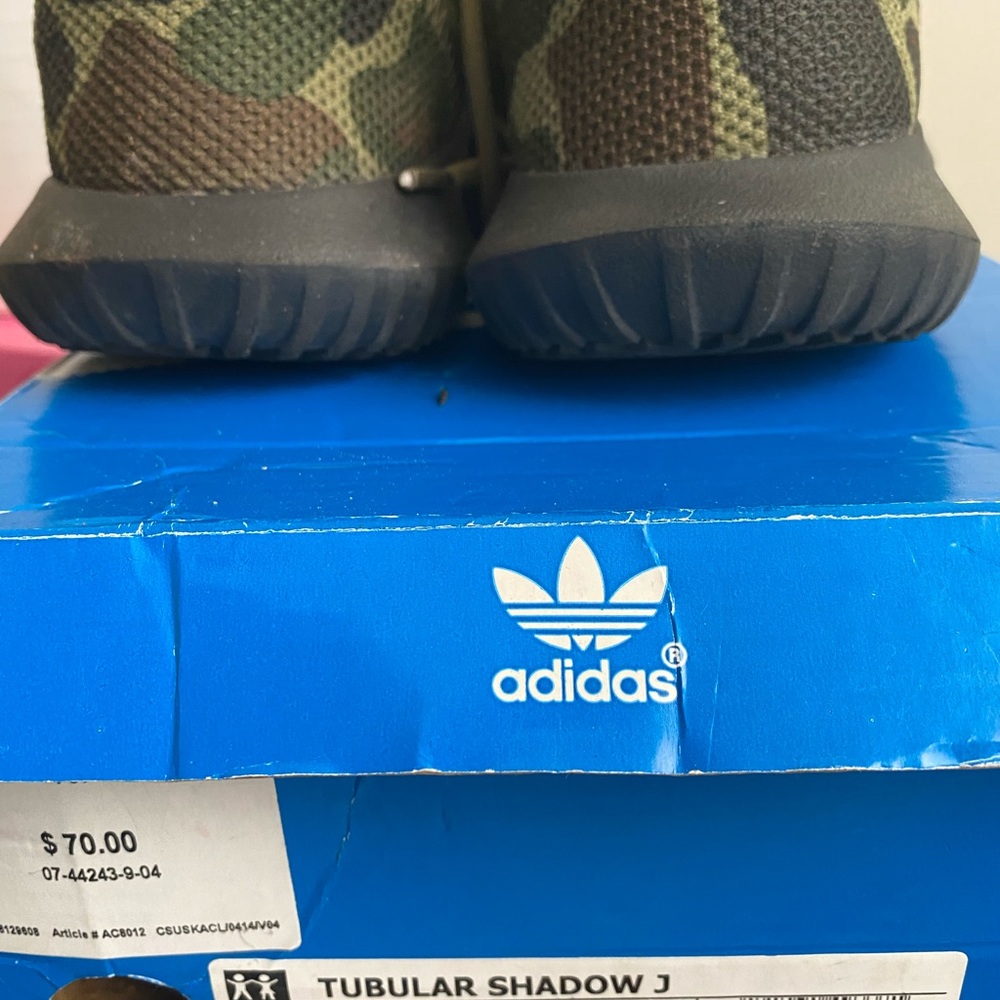 Adidas Sneakers